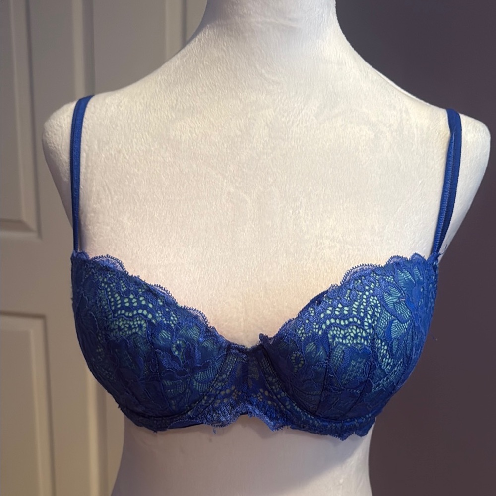 PINK Victoria's Secret Blue Lace Bra with Underwire and Adjustable Straps